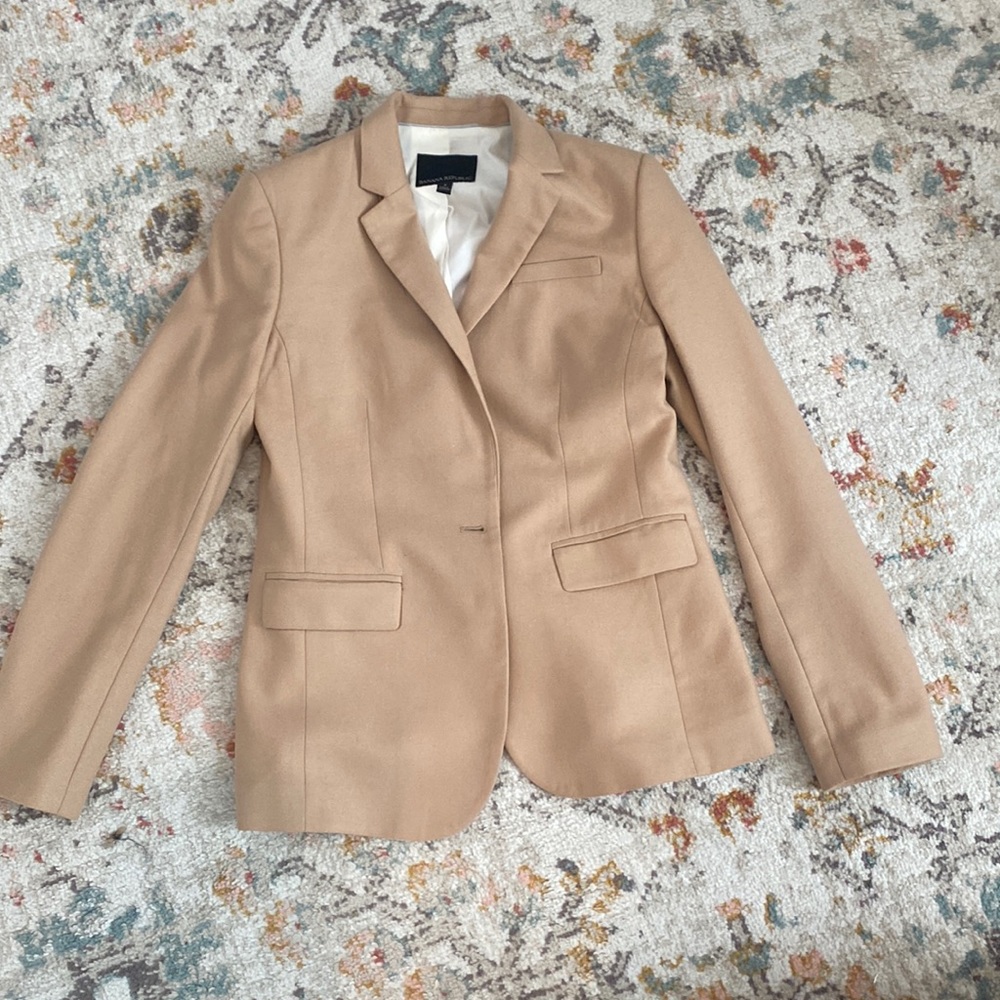 Banana Republic tan blazer